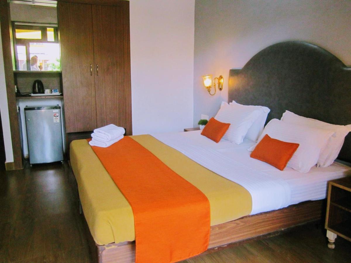 Carina Beach Resort Бенаулим Экстерьер фото
