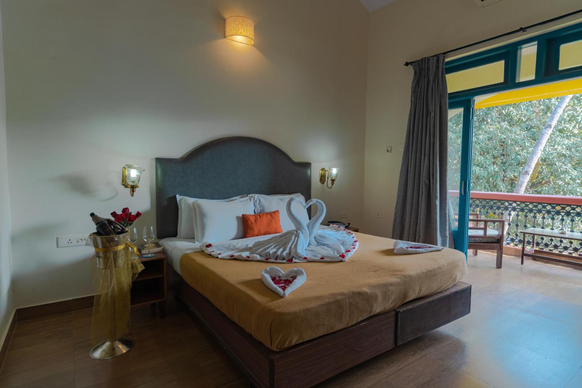 Carina Beach Resort Бенаулим Экстерьер фото