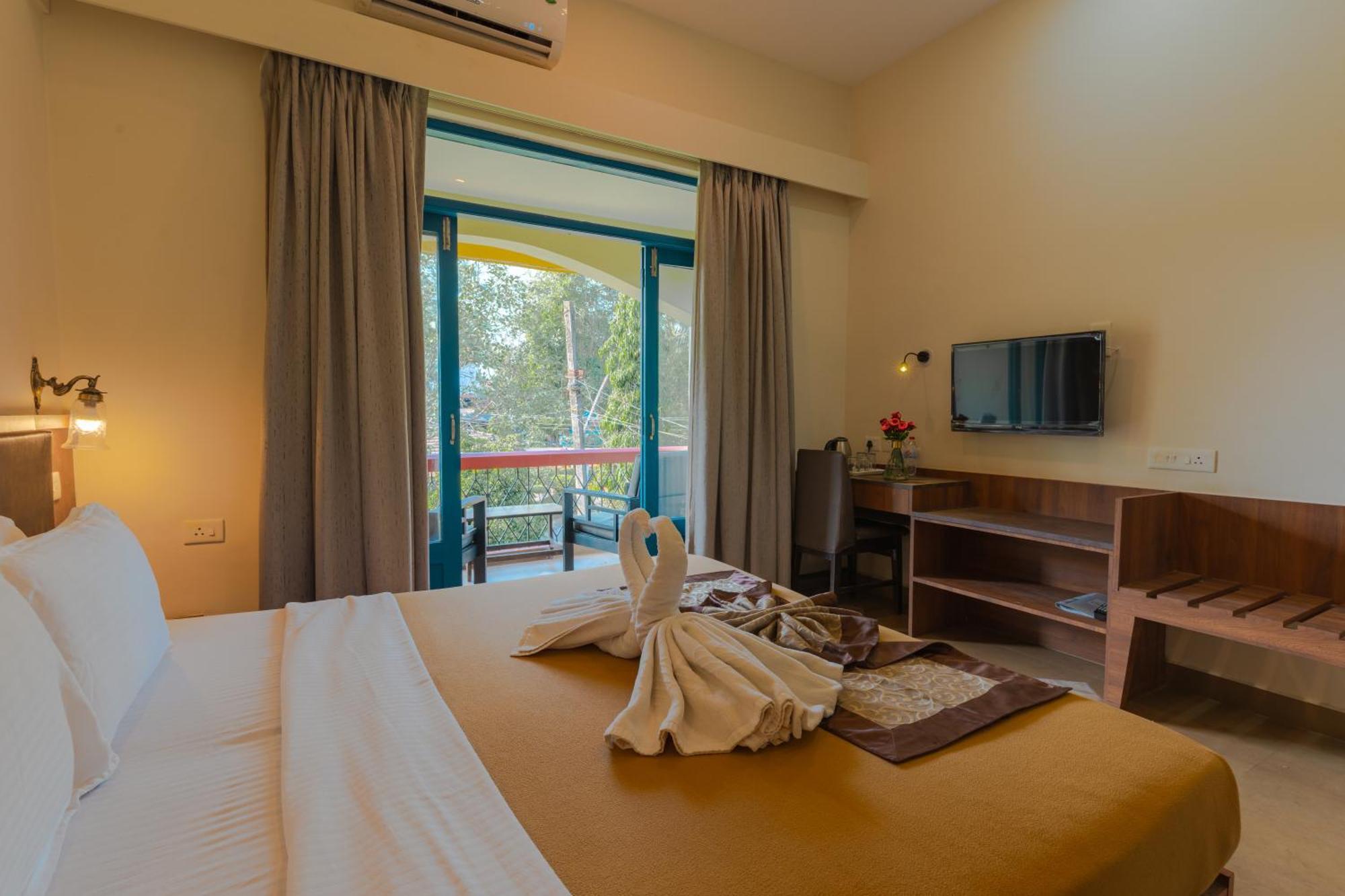 Carina Beach Resort Бенаулим Экстерьер фото