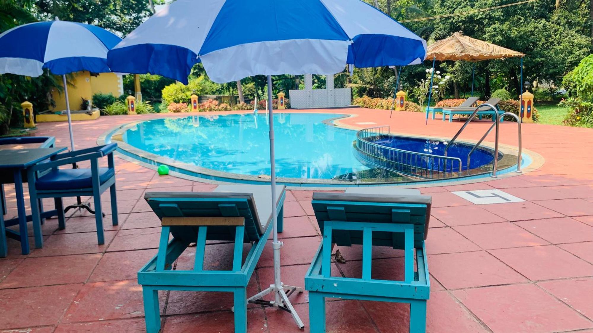 Carina Beach Resort Бенаулим Экстерьер фото