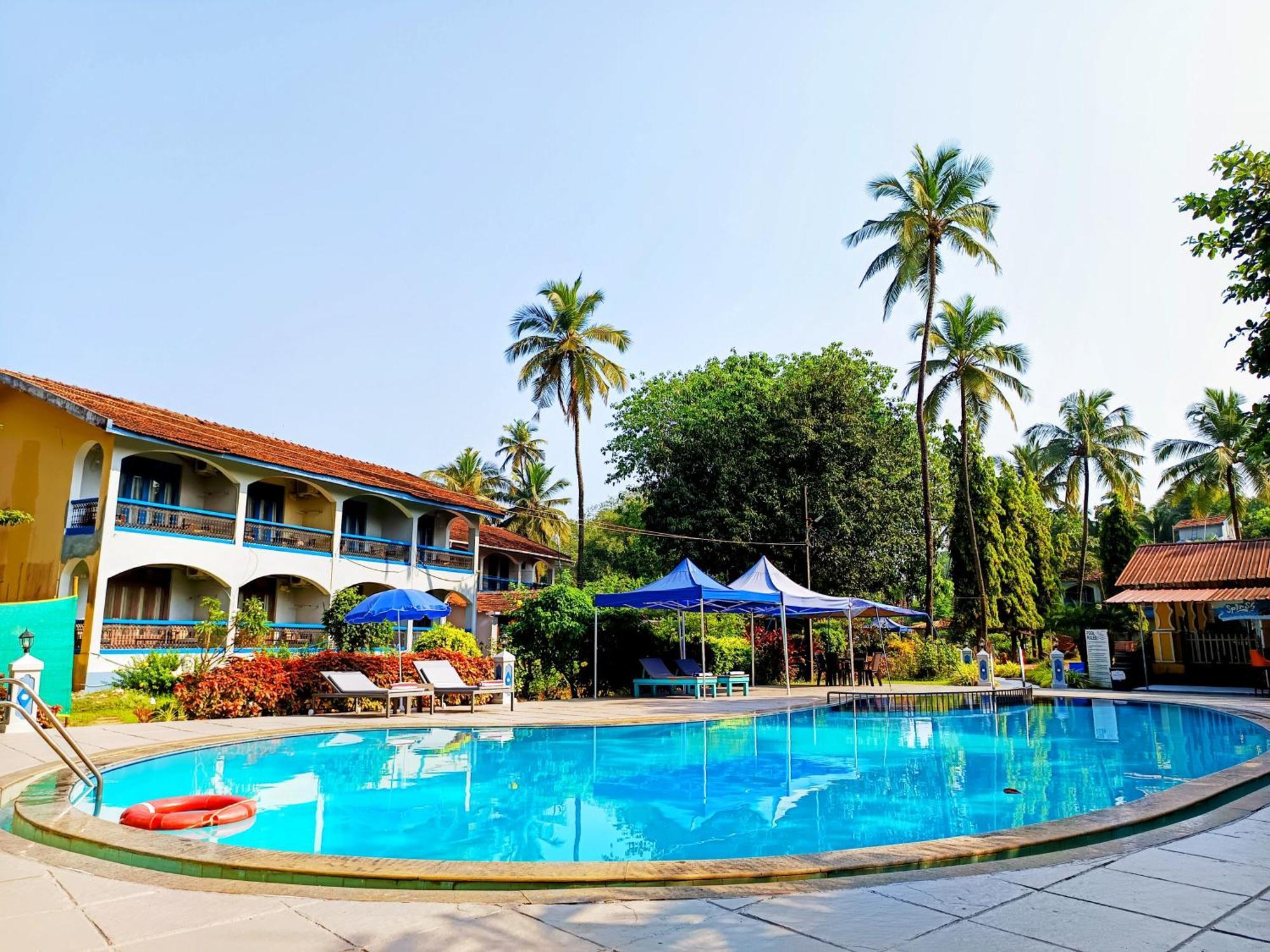 Carina Beach Resort Бенаулим Экстерьер фото